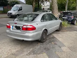 Silber Gebraucht 2001 Mazda 626 Limousine | 1.400 €