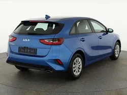 Blue flame metallic blue flame metallic Neu 2025 Kia Ceed Limousine | 23.595 € (Guter Preis)