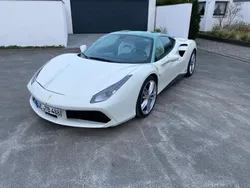 Weiß Gebraucht 2017 Ferrari 488 Cabrio | 314.999 €