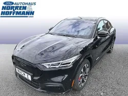 Black metallic Gebraucht 2023 Ford Mustang Mach-E SUV | 45.780 € (Fairer Preis)