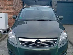 Grün Gebraucht 2010 Opel Zafira Van / Kleinbus | 2.500 € (Guter Preis)