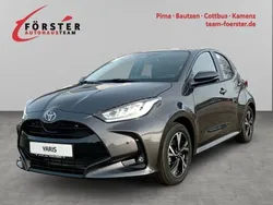 Grau Neu 2025 Toyota Yaris Hybrid Comfort Limousine | 26.540 € (Fairer Preis)