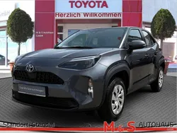 Grau Gebraucht 2023 Toyota Yaris Cross Business Edition SUV | 24.490 € (Guter Preis)