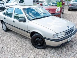 Beige Gebraucht 1990 Opel Vectra Limousine | 3.990 €