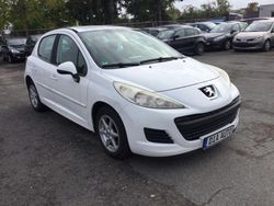 Weiß Gebraucht 2009 Peugeot 207 Tendance Kleinwagen | 2.499 € (Etwas zu teuer)