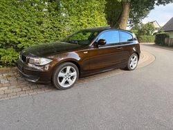 Braun Gebraucht 2010 BMW 118 Lifestyle Kleinwagen | 7.300 €