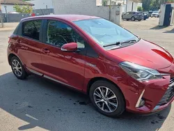 Rot Gebraucht 2019 Toyota Yaris Hybrid Club Limousine | 14.500 € (Superpreis)