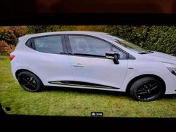 Weiß Gebraucht 2019 Renault Clio IV LIMITED Limousine | 7.999 € (Guter Preis)