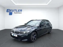 Saphirschwarz metallic Gebraucht 2024 BMW 330 M Sport Kombi | 40.850 € (Guter Preis)
