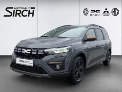 Grau Gebraucht 2024 Dacia Jogger Extreme Van / Kleinbus | 20.990 € (Fairer Preis)