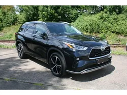 Tiefschwarz metallic (metallic) Gebraucht 2022 Toyota Highlander SUV | 51.555 € (Guter Preis)