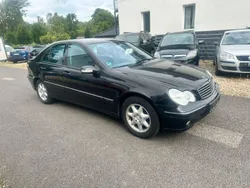 Schwarz Gebraucht 2001 Mercedes C200 Avantgarde Limousine | 2.850 € (Fairer Preis)