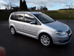 Silber Gebraucht 2010 VW Touran Highline Van / Kleinbus | 8.800 € (Etwas zu teuer)