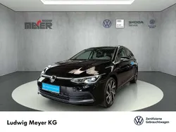 Grenadillschwarz Gebraucht 2024 VW Golf VIII Style Kombi | 26.990 € (Fairer Preis)