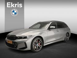 Grau Gebraucht 2024 BMW 320e M Sport Kombi | 44.899 €