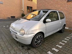 Schwarz Gebraucht 2003 Renault Twingo Kleinwagen | 490 €