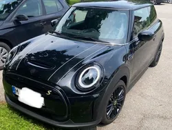 Schwarz Gebraucht 2023 Mini Cooper SE Classic Kleinwagen | 20.500 € (Fairer Preis)