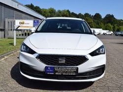 Weiß Gebraucht 2024 Seat Leon ST Kombi | 21.988 € (Guter Preis)