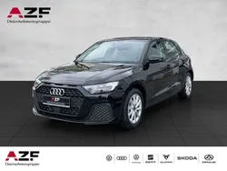 Schwarz (mythosschwarz metallic) Gebraucht 2024 Audi A1 Sportback Ambiente Kleinwagen | 23.780 € (Guter Preis)