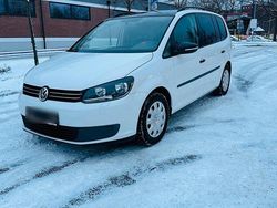 Weiß Gebraucht 2011 VW Touran Van / Kleinbus | 6.500 € (Fairer Preis)