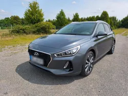 Grau Gebraucht 2017 Hyundai i30 Premium Kombi | 15.000 € (Fairer Preis)
