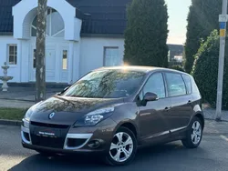 Braun Gebraucht 2011 Renault Scénic III Dynamique Van / Kleinbus | 7.490 € (Fairer Preis)