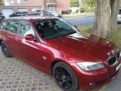 Rot Gebraucht 2012 BMW 320 Kombi | 5.200 € (Guter Preis)