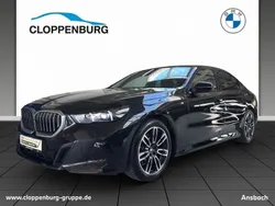 Saphirschwarz Gebraucht 2024 BMW 520 M Sport Limousine | 52.840 € (Superpreis)