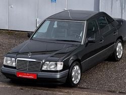 Schwarz Gebraucht 1995 Mercedes E420 Limousine | 19.950 €