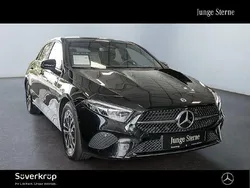 Schwarzlack kosmosschwarz Gebraucht 2024 Mercedes A200 Progressive | 29.320 € (Guter Preis)