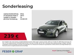 Distriktgrün metallic Gebraucht 2024 Audi A3 Ambiente Limousine | 31.890 € (Etwas zu teuer)