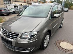 Grau Gebraucht 2009 VW Touran Freestyle Van / Kleinbus | 6.990 € (Etwas zu teuer)