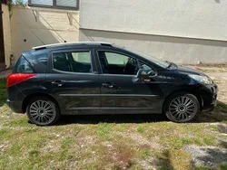 Schwarz Gebraucht 2012 Peugeot 207 Kombi | 2.990 €