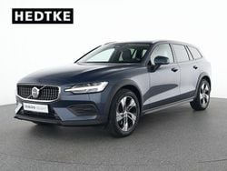 Denim blue / Gebraucht 2023 Volvo V60 CC Plus Kombi | 39.990 € (Etwas zu teuer)