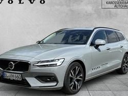 Grau Gebraucht 2024 Volvo V60 Core Kombi | 35.900 € (Guter Preis)