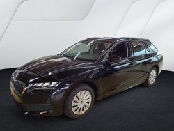 Schwarzmagic perleffekt Gebraucht 2025 Skoda Octavia Essence Kombi | 25.990 € (Guter Preis)