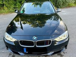 Schwarz Gebraucht 2012 BMW 320 Sport Line Kombi | 8.700 € (Fairer Preis)