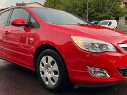 Rot Gebraucht 2012 Opel Astra Edition Limousine | 3.590 € (Fairer Preis)