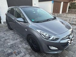 Grau Gebraucht 2014 Hyundai i30 Kombi | 8.000 € (Fairer Preis)