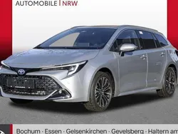 Shimmering silver metallic Neu 2024 Toyota Corolla Team Kombi | 31.789 €