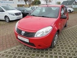 Rot Gebraucht 2009 Dacia Sandero Limousine | 2.480 € (Fairer Preis)