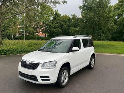 Weiß Gebraucht 2015 Skoda Yeti SUV | 9.990 € (Fairer Preis)
