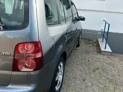 Grau Gebraucht 2005 VW Touran Van / Kleinbus | 3.200 € (Fairer Preis)