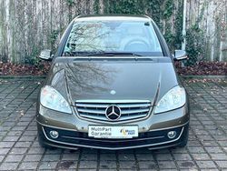 Braun Gebraucht 2010 Mercedes A180 Limousine | 6.999 € (Etwas zu teuer)