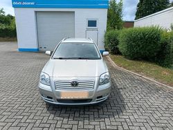 Grau Gebraucht 2004 Toyota Avensis T2 Kombi | 8.000 €