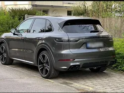 Grau Gebraucht 2019 Porsche Cayenne Sport SUV | 63.500 € (Teuer)