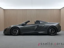 Grau Gebraucht 2017 McLaren 675LT Cabrio | 229.900 €