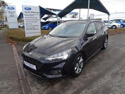 Obsidianschwarz metallic Gebraucht 2020 Ford Focus ST-Line Kombi | 16.850 € (Etwas zu teuer)