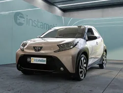 Beige Gebraucht 2024 Toyota Aygo Kleinwagen | 16.399 € (Etwas zu teuer)