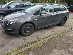 Grau Gebraucht 2015 Opel Astra Kombi | 6.300 € (Fairer Preis)